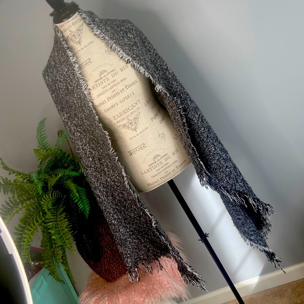 Black White Wrap Shawl Scarf w/ Fringe Edges